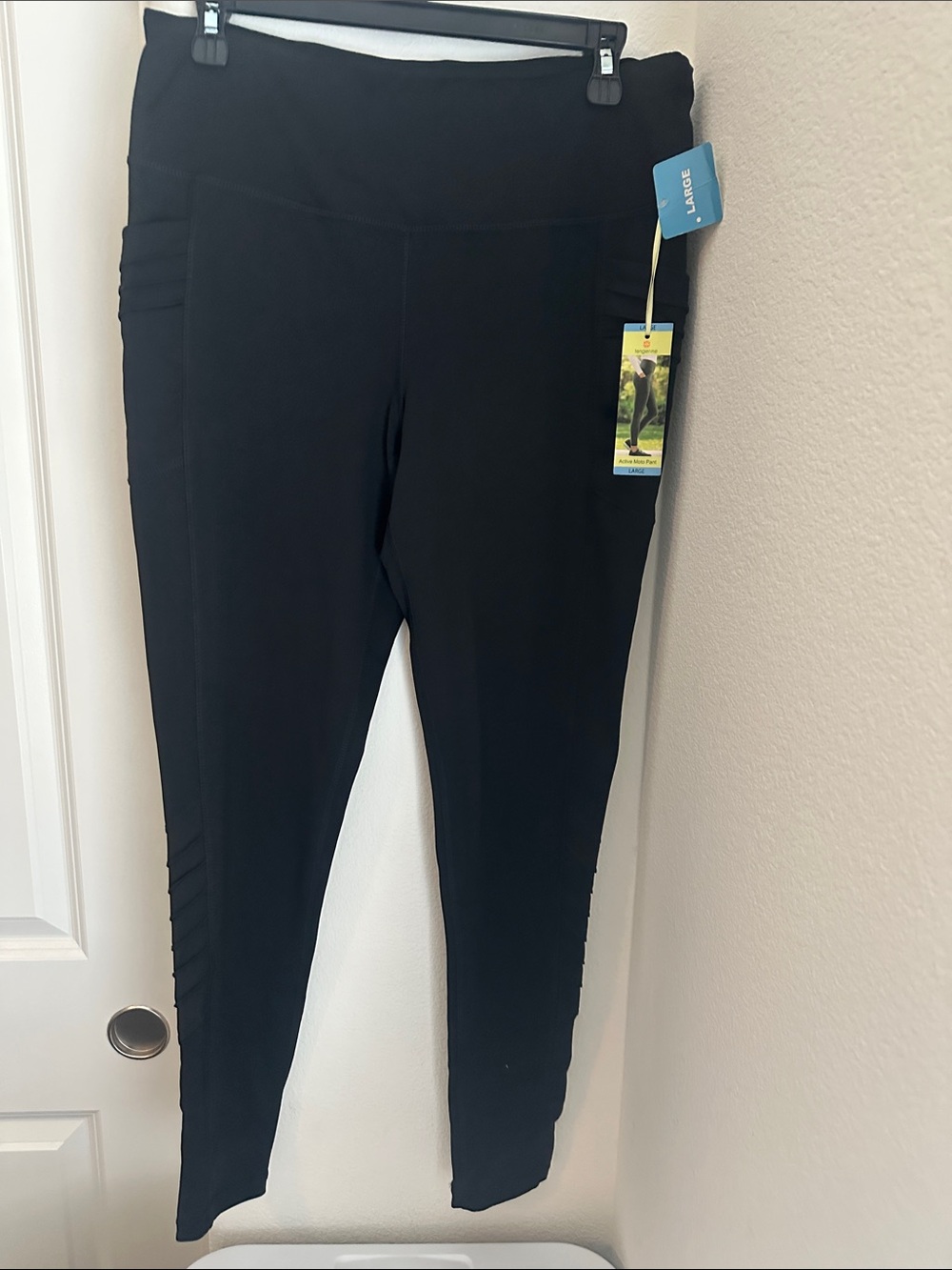 Tangerine Black High-Waist Leggings with Side Pocket